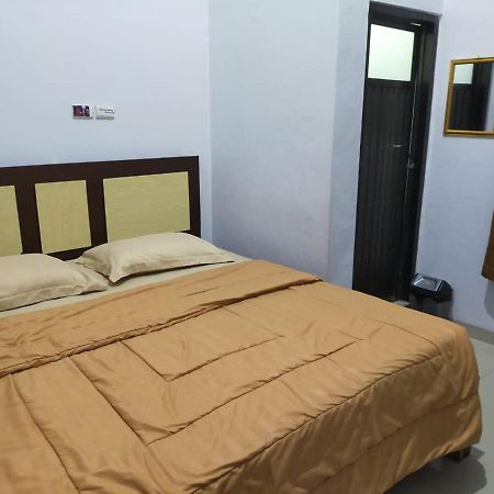 Oyo 3373 Favour Hotel Pagaralam Zewnętrze zdjęcie