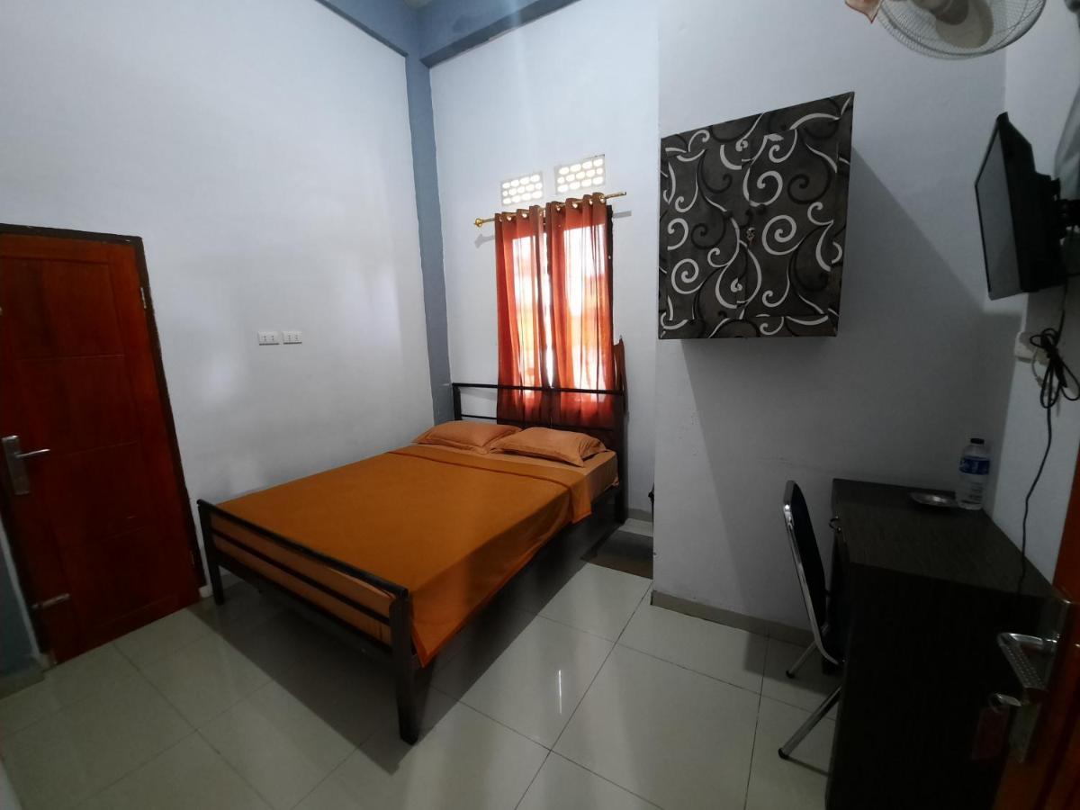 Oyo 3373 Favour Hotel Pagaralam Zewnętrze zdjęcie