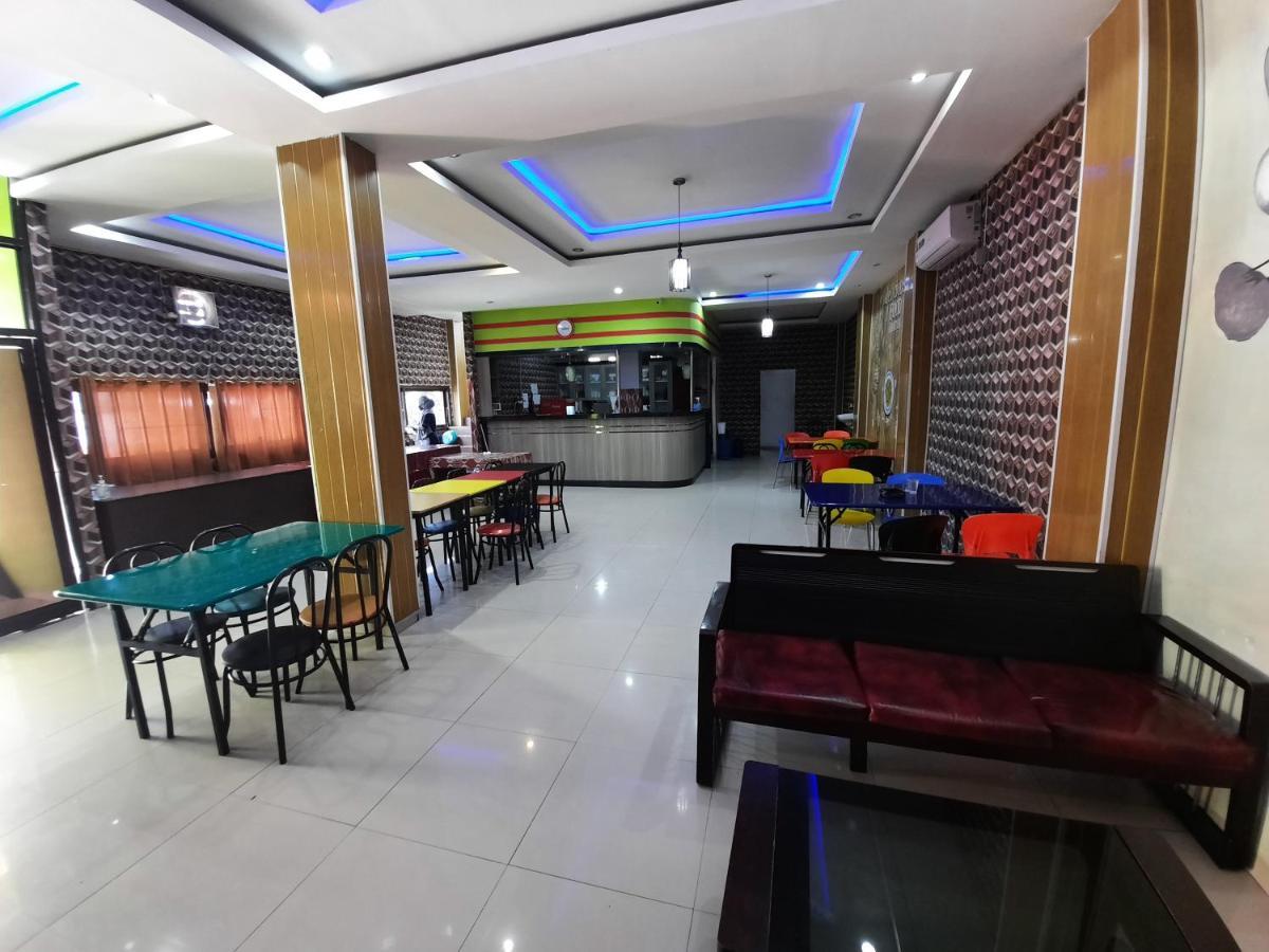 Oyo 3373 Favour Hotel Pagaralam Zewnętrze zdjęcie